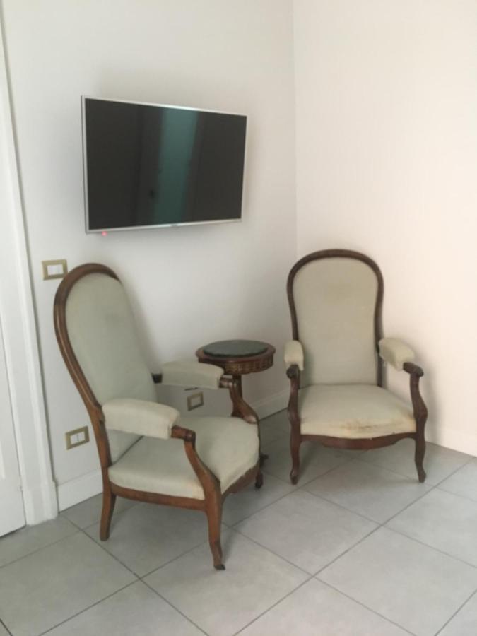 Ciro A Maschio Angioino Acomodação com café da manhã Nápoles Exterior foto